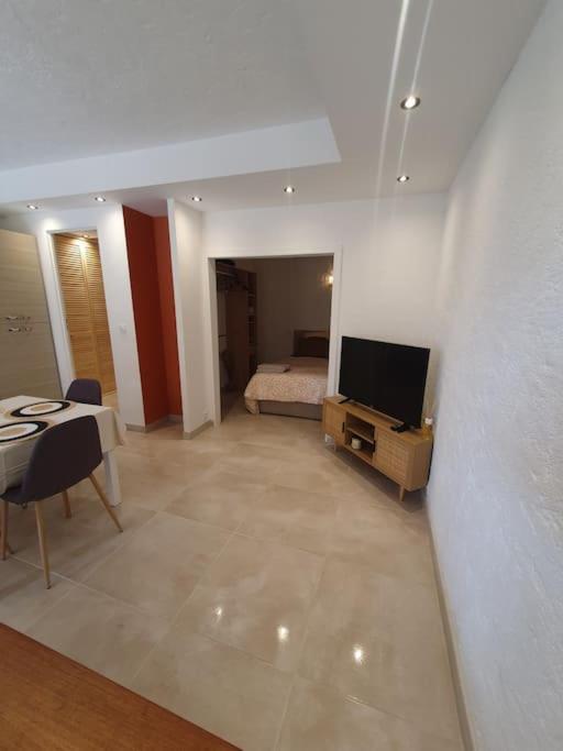 Appartement 30 M De La Plage Grimaud Esterno foto